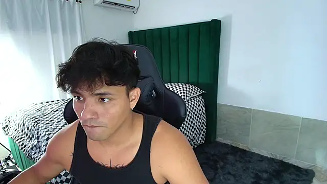 Snapshot of man_dur07 chatting on February 11, 2026, 5:23 am man dur07 online show from February 11, 2026, 5:23 am