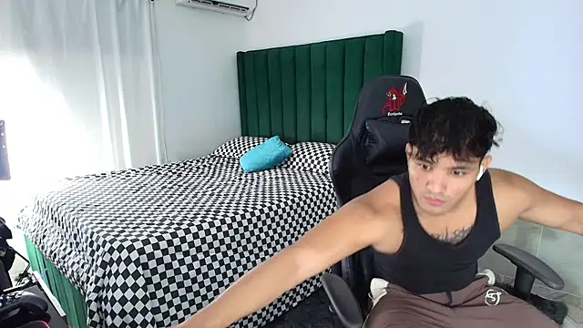 Snapshot of man_dur07 chatting on February 12, 2026, 5:13 am man dur07 online show from February 12, 2026, 5:13 am