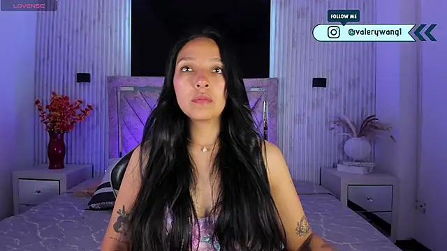 Valery wang online show from December 2, 2025, 11:48 am