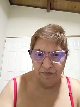 florecita69 online show from December 16, 2025, 2:55 pm