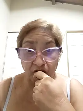 florecita69 online show from January 16, 2026, 2:15 am