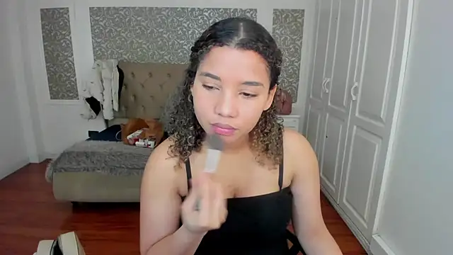 Mayaa ross online show from October 7, 2025, 1:47 am