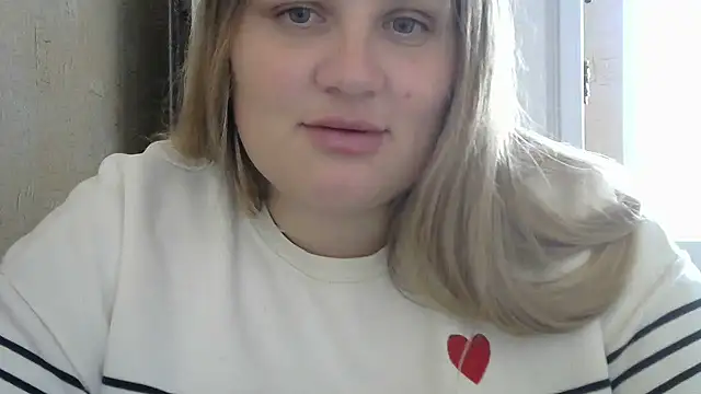 Snapshot of Honeydew-Waves chatting on October 27, 2025, 10:19 am Honeydew-Waves online show from October 27, 2025, 10:19 am