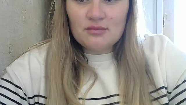 Snapshot of Honeydew-Waves chatting on November 3, 2025, 6:47 am Honeydew-Waves online show from November 3, 2025, 6:47 am