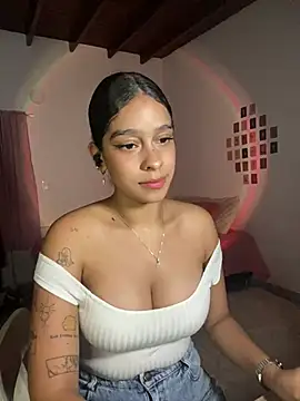 Snapshot of Arteatenea__ chatting on January 14, 2025, 4:57 am Arteatenea online show from January 14, 2025, 4:57 am