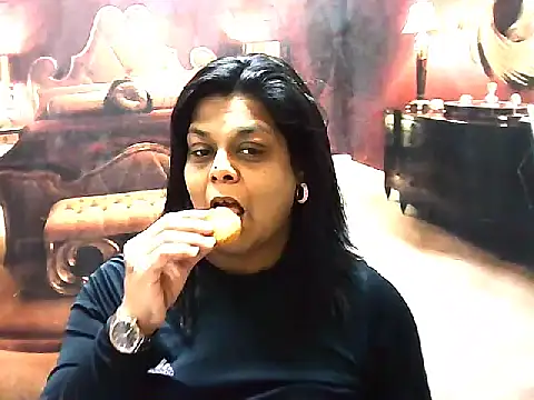 Snapshot of indianCherryPie chatting on May 6, 2026, 5:14 am indianCherryPie online show from May 6, 2026, 5:14 am