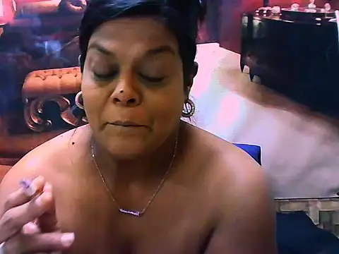 Snapshot of indianCherryPie chatting on May 8, 2026, 5:24 am indianCherryPie online show from May 8, 2026, 5:24 am