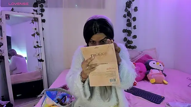 catalina and roger online show from October 31, 2025, 12:06 pm