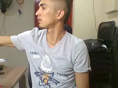 Snapshot of jeremy_scott chatting on February 28, 2026, 5:36 pm jeremy scott online show from February 28, 2026, 5:36 pm