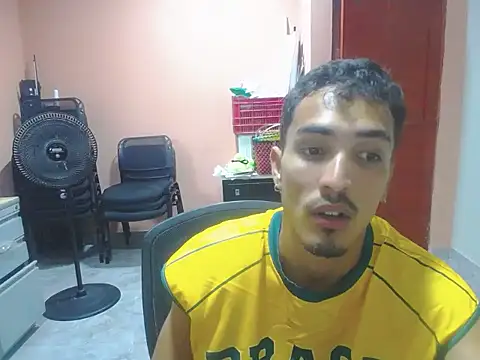Snapshot of jeremy_scott chatting on July 4, 2026, 8:26 pm jeremy scott online show from July 4, 2026, 8:26 pm