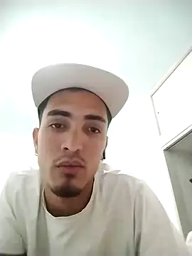 Snapshot of jeremy_scott chatting on July 16, 2026, 12:05 am jeremy scott online show from July 16, 2026, 12:05 am