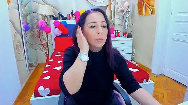 LauraSin online show from February 12, 2025, 11:51 am