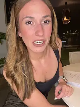 lola tentatiion online show from January 15, 2025, 8:26 pm