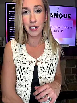 lola tentatiion online show from November 9, 2025, 9:02 pm