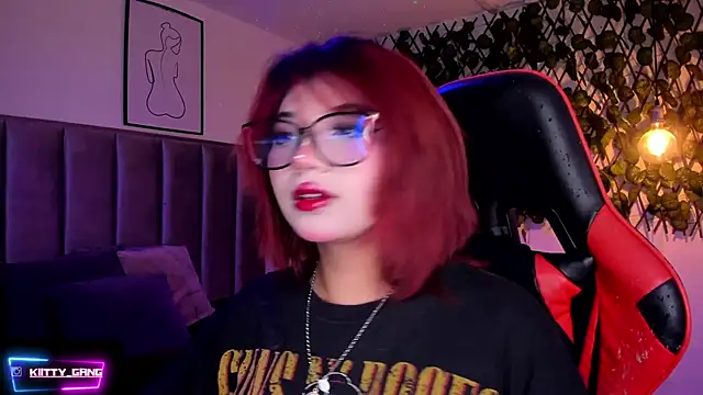 Kitty Gang online show from November 25, 2025, 1:27 am