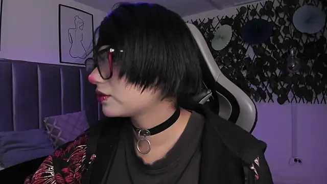 Kitty Gang online show from April 16, 2026, 1:06 am