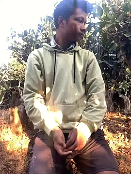 Snapshot of ShroveRising chatting on January 7, 2026, 9:45 am ShroveRising online show from January 7, 2026, 9:45 am