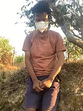 Snapshot of ShroveRising chatting on January 12, 2026, 10:20 am ShroveRising online show from January 12, 2026, 10:20 am