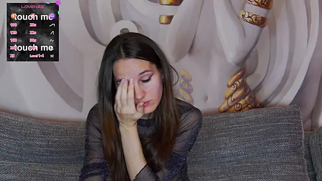 hailey peach online show from March 6, 2025, 12:32 am