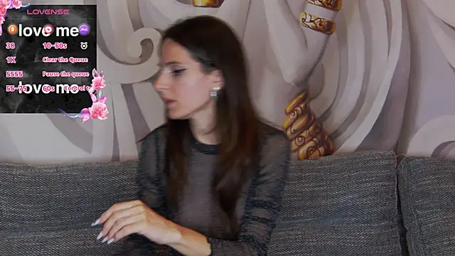 hailey peach online show from October 19, 2025, 5:02 pm