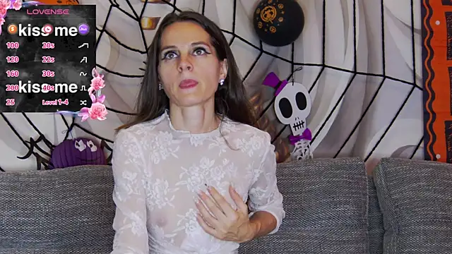 hailey peach online show from November 1, 2025, 5:59 pm