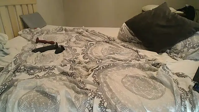 33  Max online show from February 5, 2026, 9:41 pm