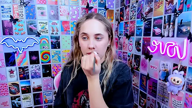 MiaMilas online show from February 26, 2026, 1:54 pm