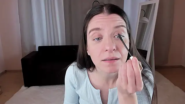 helentasty online show from October 7, 2025, 2:42 am