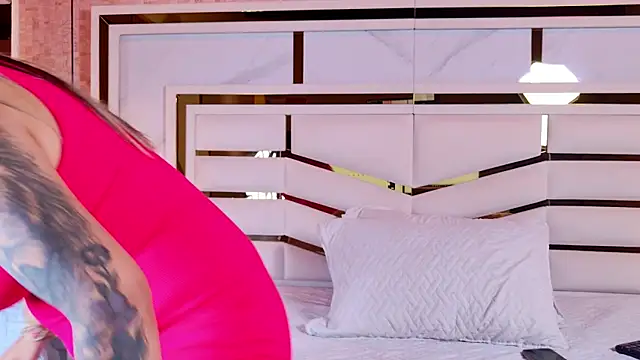 sophie 1 online show from November 5, 2025, 3:06 am