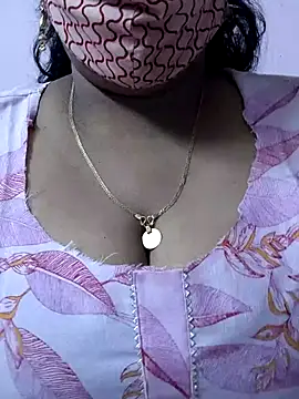 mallu-sumi online show from May 25, 2026, 6:36 pm