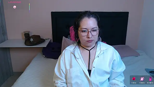 May Carlier online show from October 21, 2025, 3:07 am