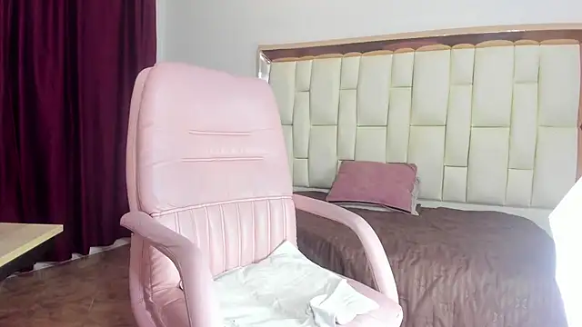 Snapshot of _Caroliina chatting on February 23, 2026, 7:33 pm Caroliina online show from February 23, 2026, 7:33 pm