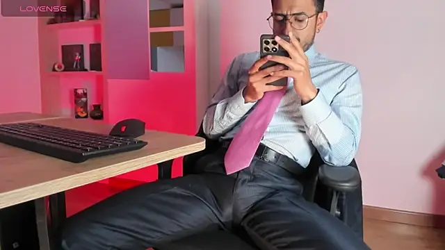 pablo-rincon95 online show from November 18, 2025, 8:46 pm