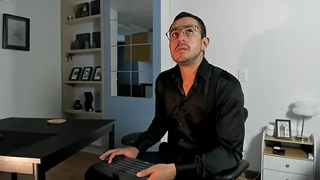 Snapshot of pablo-rincon95 chatting on May 22, 2026, 12:11 pm pablo-rincon95 online show from May 22, 2026, 12:11 pm
