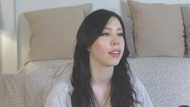 Snapshot of AnnTaint chatting on December 7, 2024, 7:10 pm AnnTaint online show from December 7, 2024, 7:10 pm