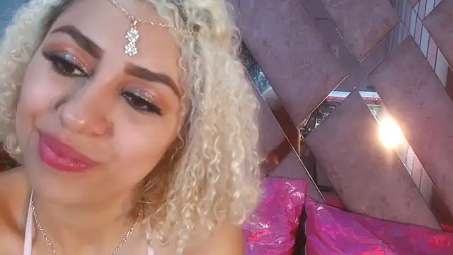 Lucy White   online show from March 7, 2025, 9:17 pm