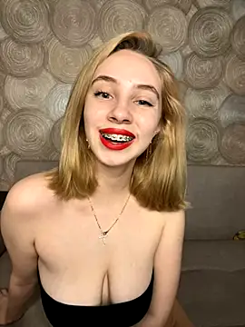 Snapshot of Kitty_Katrine chatting on November 4, 2025, 2:05 pm Kitty Katrine online show from November 4, 2025, 2:05 pm