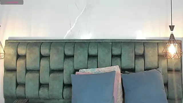 angelswets online show from December 19, 2024, 5:08 pm