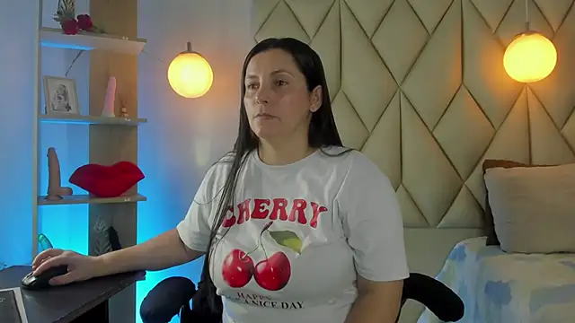 angelswets online show from April 17, 2026, 1:58 pm