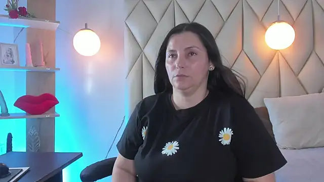 angelswets online show from April 18, 2026, 9:37 pm