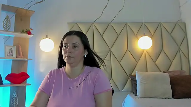 angelswets online show from June 3, 2026, 2:08 pm