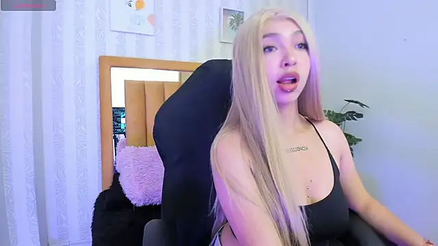 pettit courtny online show from October 13, 2025, 8:09 pm