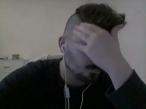 Snapshot of Hkl95555 chatting on December 12, 2024, 4:53 pm Hkl95555 online show from December 12, 2024, 4:53 pm