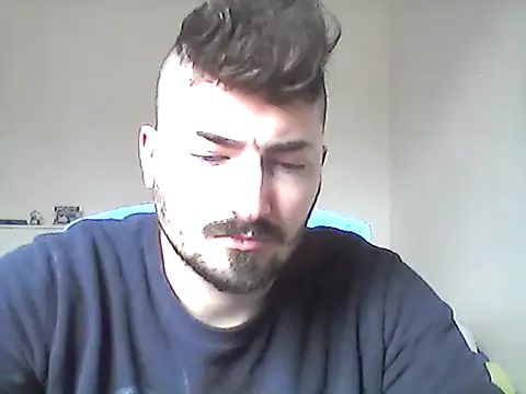 Snapshot of Hkl95555 chatting on December 14, 2024, 12:33 pm Hkl95555 online show from December 14, 2024, 12:33 pm