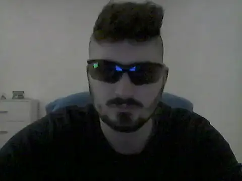 Snapshot of Hkl95555 chatting on December 18, 2024, 5:42 pm Hkl95555 online show from December 18, 2024, 5:42 pm