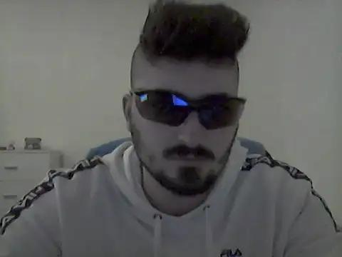 Snapshot of Hkl95555 chatting on December 19, 2024, 10:10 pm Hkl95555 online show from December 19, 2024, 10:10 pm