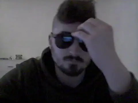 Snapshot of Hkl95555 chatting on December 25, 2024, 4:22 pm Hkl95555 online show from December 25, 2024, 4:22 pm