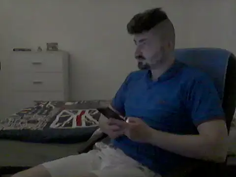 Snapshot of Hkl95555 chatting on October 31, 2025, 1:28 am Hkl95555 online show from October 31, 2025, 1:28 am