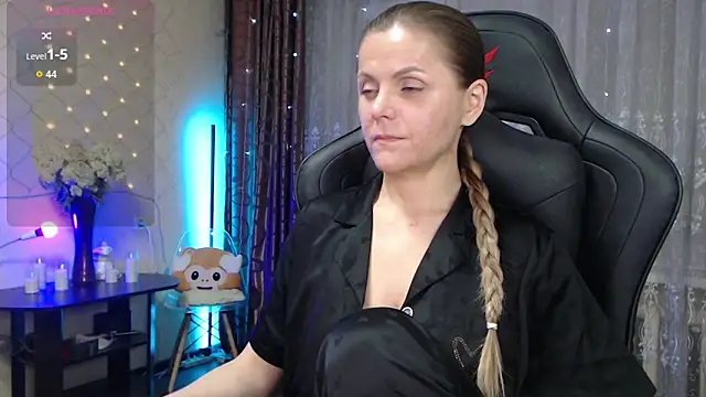 Snapshot of JessieOMays chatting on October 28, 2025, 12:09 pm JessieOMays online show from October 28, 2025, 12:09 pm