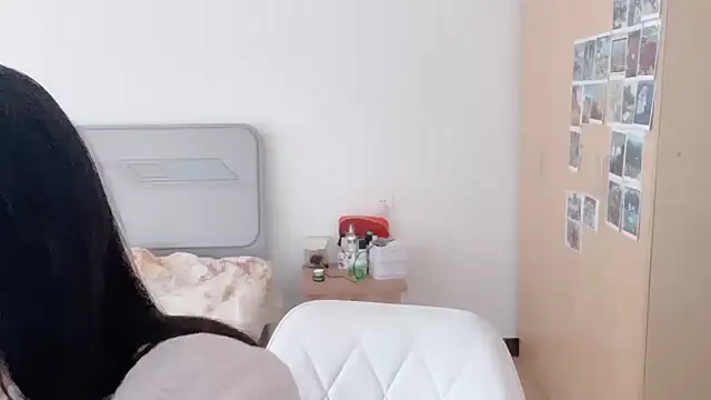 fanfan-FF online show from December 21, 2024, 3:25 am